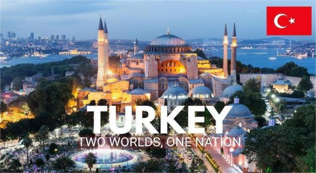 A view of Istanbul’s Hagia Sophia, hot air balloons over Cappadocia, and Antalya’s beaches representing Turkey’s culture and beauty.