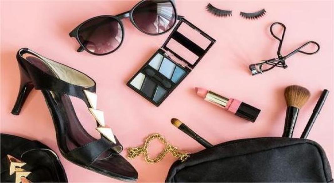 Trendy fashion accessories including sunglasses, handbags, and jewelry